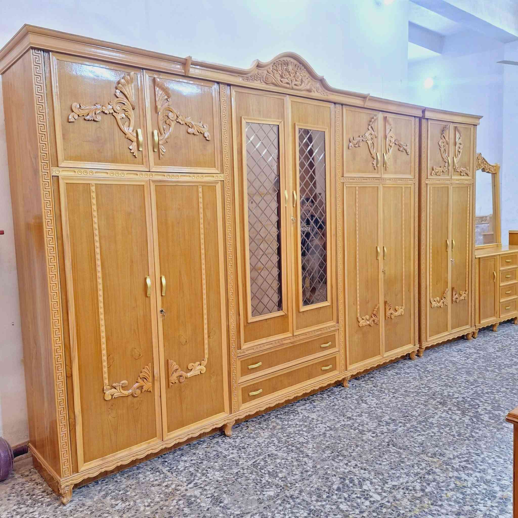غرفه ست ابواب ملحق داخل خارج زان شغل حديث أخت الجديده للإستفسار ***********
