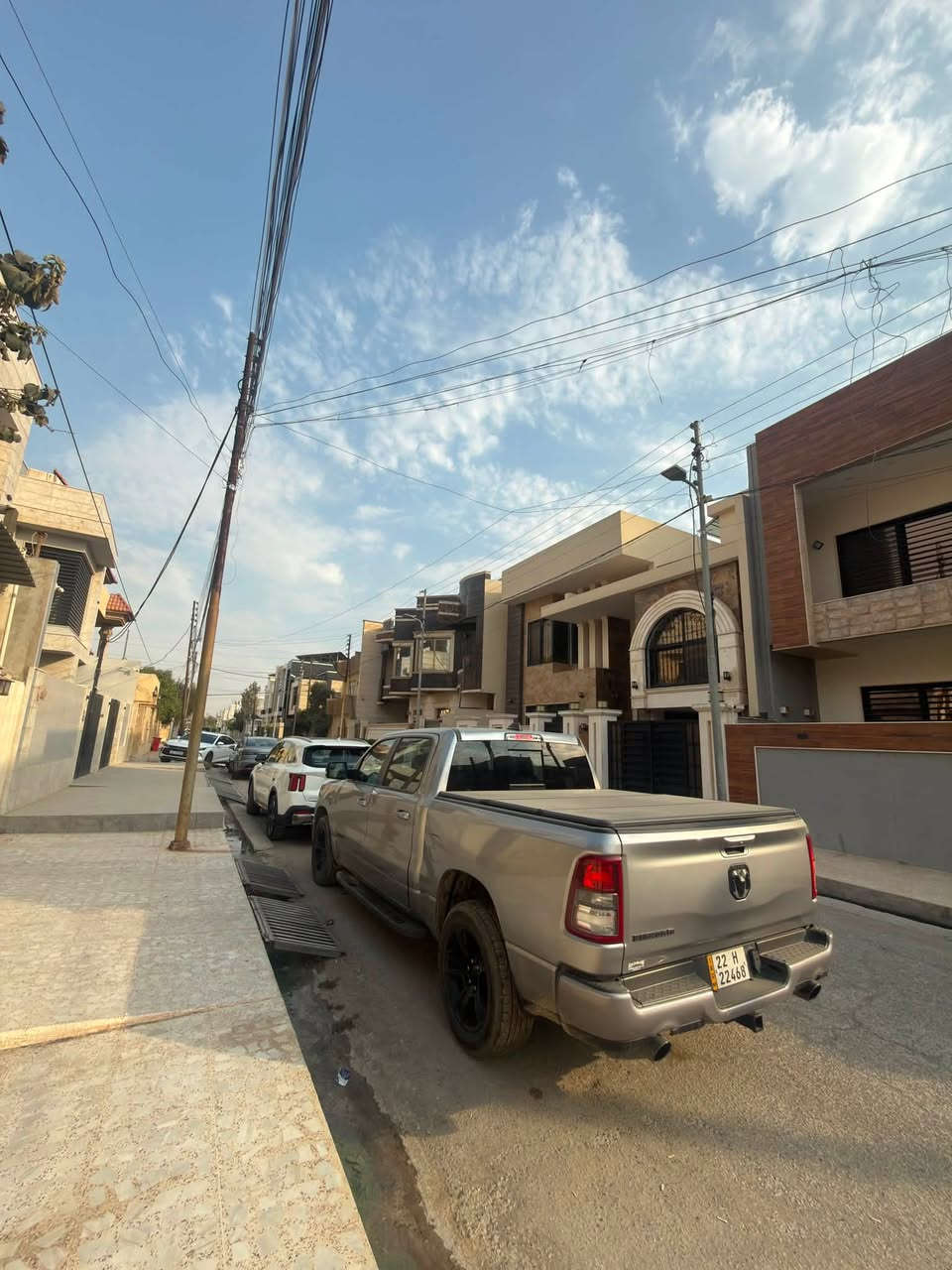 للبيع للبيع
دوج رام 2022 فول مواصفات بگ هورن 
السياره حيل نضيفه وماشيه 64 الف فقط 
السياره لون مميز 
السياره فول كشنات جلد تدفئ ستيرن كسنات تدفئ تبريد السياره فول عدى البانوراما وبيها ضرر بابين جهة السايق فقط بجم كبس بدون دواخل وارباك برده مرجع سستم وبيها الجاملغ الامامي والخلفي صبغ فقط للجماليه مكاني موصل للاستفسار ***********
