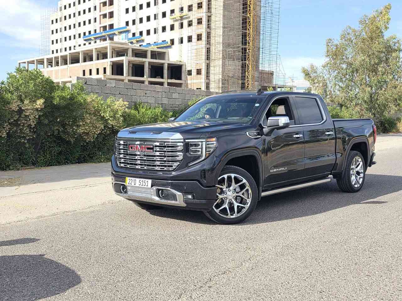 السلام عليكم
GMC DENALI 
2023موديل 
جيمسي  دينالي فول موصفات معروفه دينالي بالمواصفات 
كشن جلد كهرباء تبريد تدفئه
داتا شو 
كتاب تظليل .طخم تايرات جديد 
حداديه جديده 
دوسه كهرب بلادي
سلايت.
كاميرات محيطه 
رادار خلفي
رادار امامي
تحكمات ستيرن
مثبت سرعه
تحديد مسار
لايت زنون
الحادث نص جملغ امامي يسار
ايرباك سيترن راجع بلادي
باب كبير بودي قصير 
مكينة 8 سلندر 5.3
رقم شمالي اربيل
60 KMالف ماشي
سعر 430
عنوان السياره اربيل 
***********
***********.
