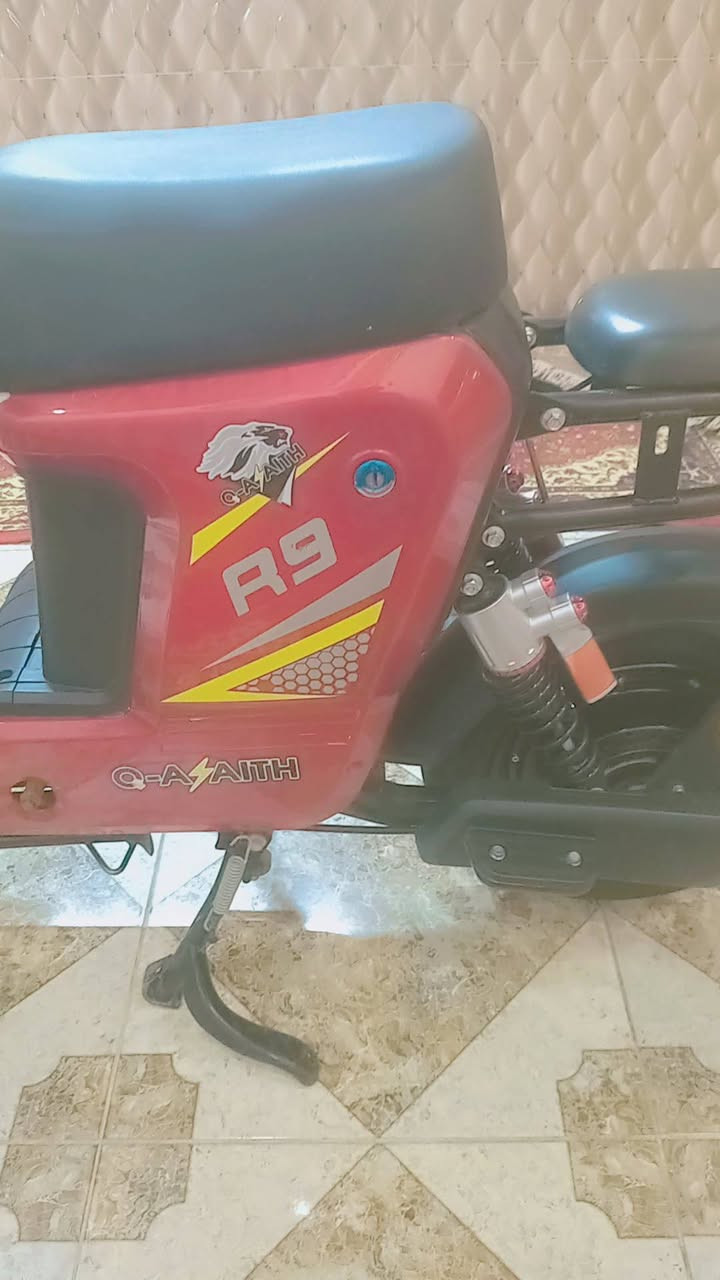 دراجه شحن R9
موديل 2025   ملف حجم 2000
اربع سرعه 99 حقيقي 
دبلات غاز لايت زنون عالي وناصي 
نضام R بك 
السعر /475 وبيها مجال حك الجيه 
الاستفسار /***********
حله شارع 80 جهة النجف الساده ابو خطه
