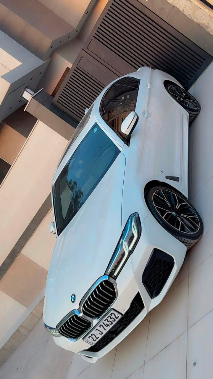 موجود 530  2021 سياره كفاله عامه ماشيه 73 الف كيلوو حقيقي سياره وارد الماني فول فول مواصفات 5 كاميرات رادار بل بجم تايرات خلفي دوار مواصفات 700 السياره اعلى مواصفات للاستفسار ***********
