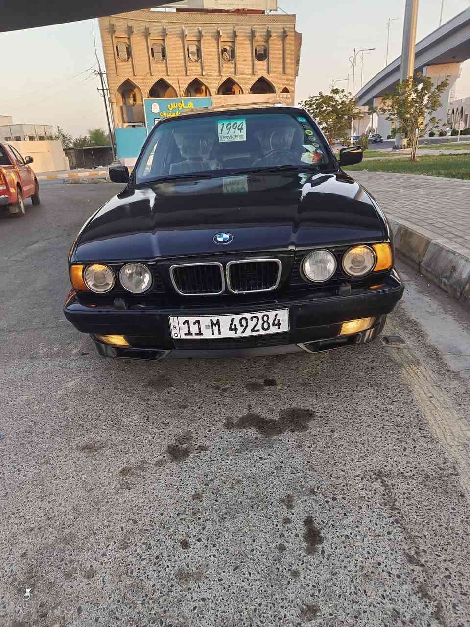 بئم 525مديل 1994
محرك مسكر تك فانوس 
كير محرك شرط تبريد
 رقم وهزاه جديد بغداد الدولي 
سلايت 
مكاني تكريت
سعر 65وبيها مجال بصيط
***********

