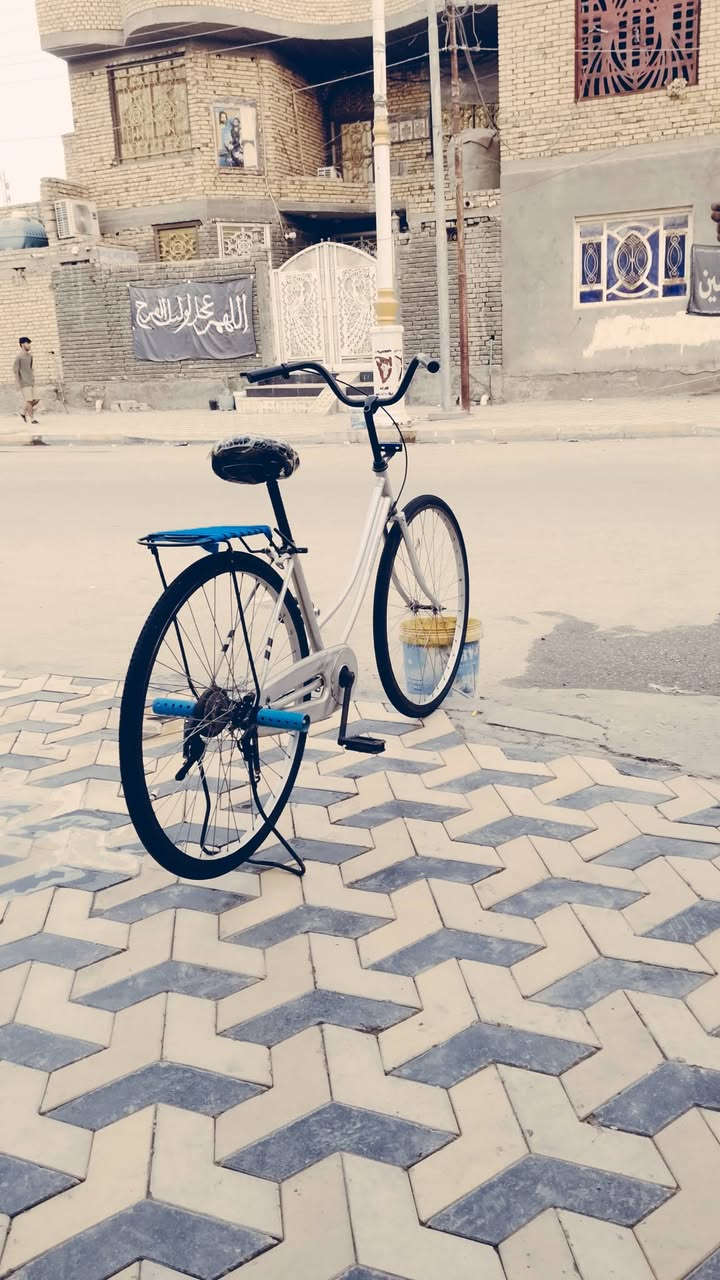 موديل ٢٠١٢ • حجم ٢٧ • نضيف