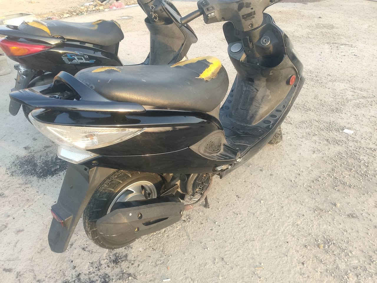 سلام عليكم دراجه كامكو في تو للبيع موديل 16 محرك 150 سعر 550 وبيه مجال شراي انتصل واني ب لخدمه ***********
