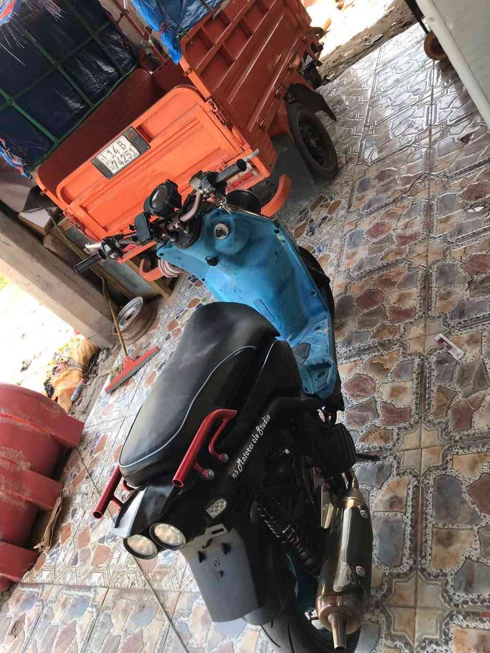 السلام عليكم
سكنس جبلي ما مفتوحه  كفاله من الطول للطول 
كهربائياتهه كلهه شغاله ما نقصها شي
مختمه ختم واحد ويه المكينه
بيهه تزويد خير من الله كلجات رياضي قبق كلجات رياضي قطعتين
كزوز رياضي داخل ازرگ رياضي 
سكان RGS رياضي أصلي
التزويد كله بلادي و أصلي
الدراجه مكفوله كفاله عامه لا دكلي شبيهه ما بيهه الدراجه كفاله و كلشي شغال

ملاحضه //اني مكلف بل نشر اتصلو عل رقم راعيهه

السعر //مليون و 200 وبيهه مجال 
العنوان //بصرة كرمة علي 
للتصال //***********

و بل عافيه على الي ياخذهه🌹🌹
