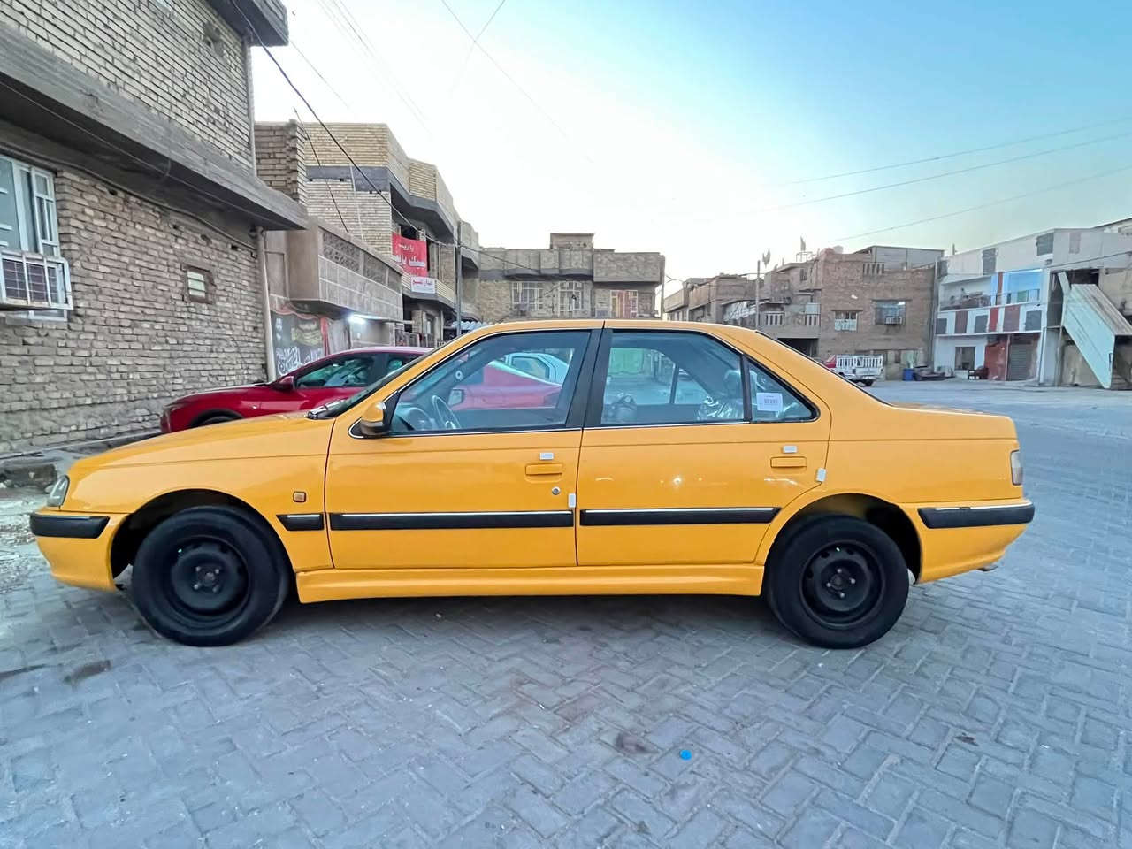 السلام عليكم بيجو بارص 2016 رقم بغداد الإنكليزي بسمي مكفول مكينه كير لا تنقيص ولا تبخير صدر امامي خلفي جديد تخم تاير جديد تبريد ثلج السياره صفاحه موس وبلعافيه عل ياخذهة السياره جانت متروكه ومحافضين عليهة حته خياس مابيهة 
العنوان بغداد الشراي يتصل ***********
