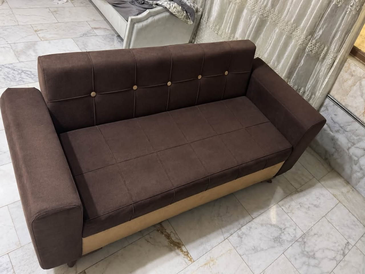 للبيع أثاث  نضيف كلش ✨
🛋️قنفه بحالة جيدة
👑 كرسي ملكي عداد ثنين
📍كربلاء
البيع للجادين فقط🤝🏻
📞 للاستفسار والتواصل: ***********
💰رسلوني خاص
