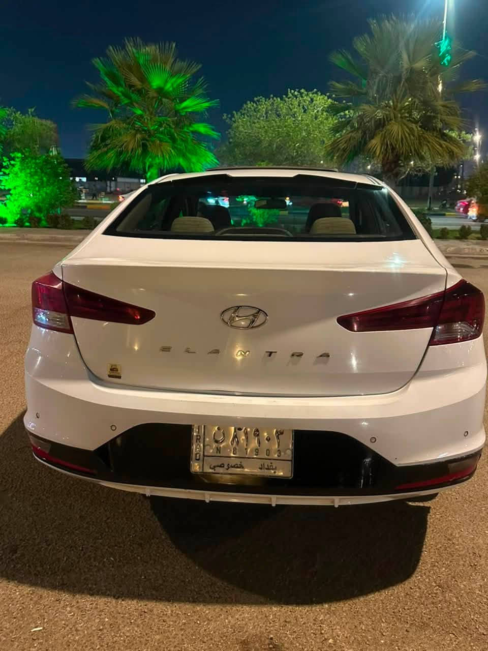 20 خليجي. فول مكفول الصبغ فقط باردمكانين. تقريبا  مطلوبه غرامات مليون ونص.
السعر 140 تنزل منه 10 ورقات مال الغرامات يبقى 130  بيه شي قليل اخوان. ***********
