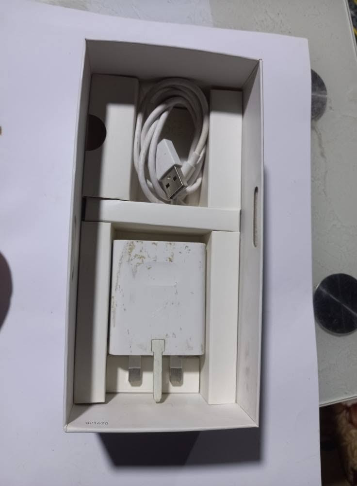جهاز هونر x9c للبيع شغال
مواصفات الجهاز
رام 12 كيكا
ذاكرة 256 كيكا
معااج snapdragon 6gen 1
شحن سريع 66 واط
بطارية 6600mA كاربون سليكون
سماعات ستيريو
شاشة 6.78 انش املد 120 هرتز

5G
مقاوم للكسر والسقوط والماء والغبار IP65M
كامرة رئيسية بدقة 108ميكابكسل
كامرة واسعة بدقة 5 ميكابكسيل
كامرة امامية بدقة 16ميكا بكسيل

الجهاز وياه كارتونه والشاحن والكيبل الاصلي
ملاحظة اكو كسر بسيط بالشاحن 
والشاشة الجامة مكسورة (اكو فطر باللمس مو اللزكة)
النقال وياه درع وكفرات 2
السعر 300 الف وبي مجال
للاستفسار
***********
***********
متوفر واتساب البصرة, العراق

