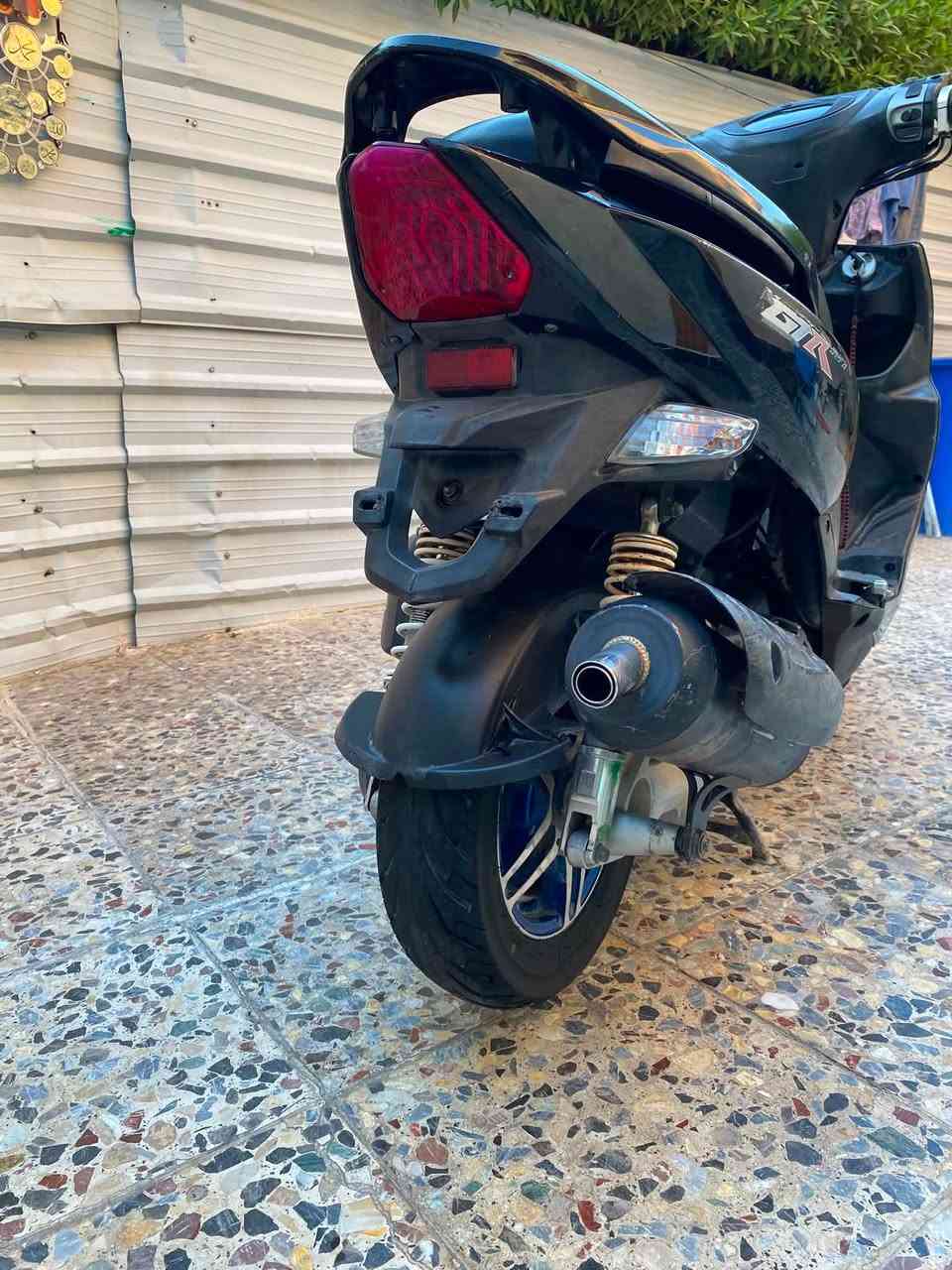 سلام عليكم للبيع GTR رياضي بيه هواي غراض دراجة جاي من برة رياضي بلادية غراضه برغي ممفتوح بيه العنوان بغداد جكوك السعر مليون200 وبيه مجال ***********

