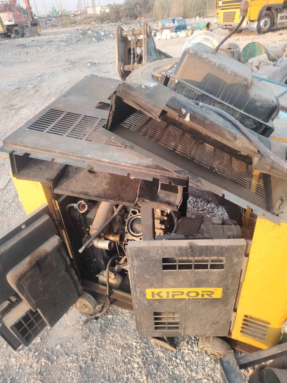 للبيع مولدات عداد 2 ثنين بستم بيهن نقص ابيع كوم حديد سعر 350  مكان واسط الصويره الرقم ***********
