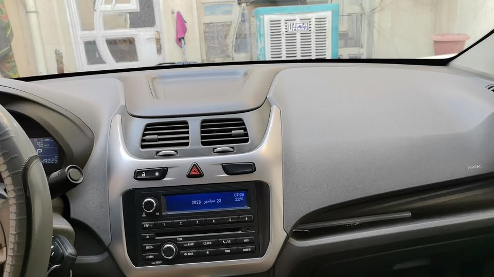 شوفر ليت كوبلت مديل 2017 خليجي الشركه العامه  مكفوله كفاله عامه من الصبغ حته الدعاميات مكينه وكير بشرط ممفتوحات بلاديات ماشيه 145 حقيقي استخدام شخصي ممشتغله تكسي  وهزه جديده ومصفر هيئه وغرامات رقم بغداد بسمي تحويل ثاني يوم 
السعر 85 وبيه مجال 
مكان السياره بغداد ‭***********‬
علما انو بكلايتات ومازدات السياره بلاديات وجنايه الكوبلت يعرفون شنو يعني
