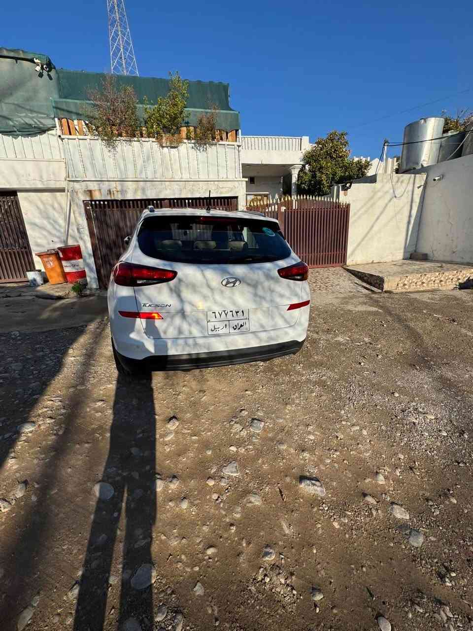 هونداي تكسون موديل ٢٠٢٠  عشر قطع اسود جيكي 
داخل اصفر بصمة شاشة ايباد مراية شفط يدات بصمة كامره و رادار و تبريد مركزي سنوي منتهي 
*********** كركوك, العراق
