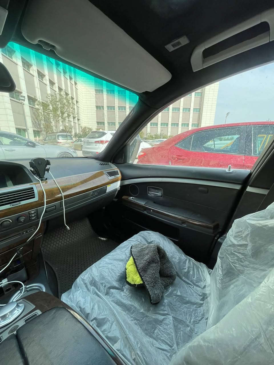 بيئم باخره موديل 2002 هزه وسنويه جديد مشروع وطني مكفوله من ضربه وصبغ العام بيه قطع كلير فقط كفاله من كلشي شغال حجم 745 المرغوب مكاني بابل دبله 
رايد مراوس بسي 200 فقط 6 سلندر ***********
