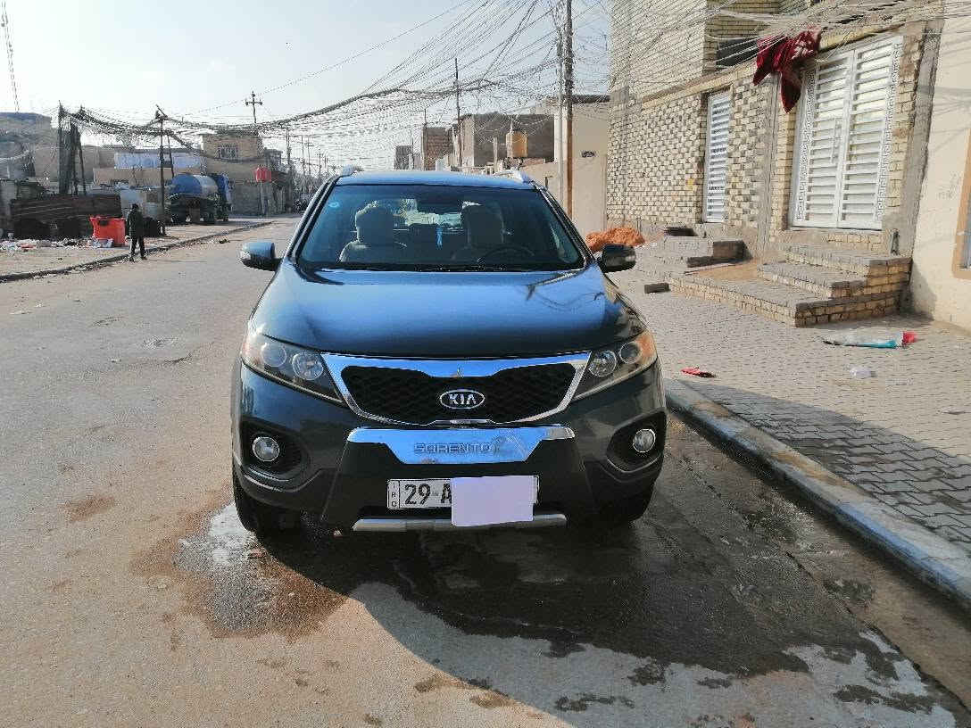 كيا سورنته موديل ١١ رقم واسط رقم جديد محرك ٢٤٠٠ دوش ٥راكب سياره جاهزه بسمي مصبوغه عام لكونه جارده مكفوله من الضربه وكلبه و شواصي سياره جاهزه السعر ١٢٠ تصال على الرقم *********** النجف, العراق
