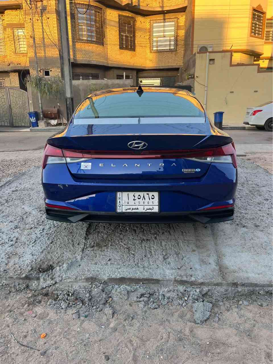 🚗 للبيع – هيونداي إلنترا 2021 وارد أمريكي

🔹 اللون: أزرق
🔹 تشغيل بصمة مع زر تشغيل (Smart Key)
🔹 رادار النقطة العمياء (Blind Spot Monitor)
🔹 نظام التوقف الذاتي قبل الاصطدام
🔹 مساعد الحفاظ على المسار
🔹 تكييف أوتوماتيك منفصل (Dual Zone)
🔹 ديكورات داخلية Piano Black
🔹 جنوط سود قياس 15 إنج
🔹 شاشة مع كاميرا خلفية
🔹 Apple CarPlay وAndroid Auto
🔹 مثبت سرعة وتحكم من المقود

✅ ملاحظات:

* السيارة بيها مكانين بارد فقط، وباقي الهيكل وكالة.
* تقرير السيارة: غرق.
* المحرك غير مفتوح ويعمل بصورة ممتازة.
* السيارة جاهزة للفحص في أي مكان.
* رقم السيارة: بصرة (معوقين).
* إجازة المعوق باسم ولد شاب، والوكالة جاهزة.

سياره ماشي 60الف ميل

💰 السعر: 150 قابل للتفاوض بالمعقول.

📞 للاستفسار: *********** البصرة, العراق
