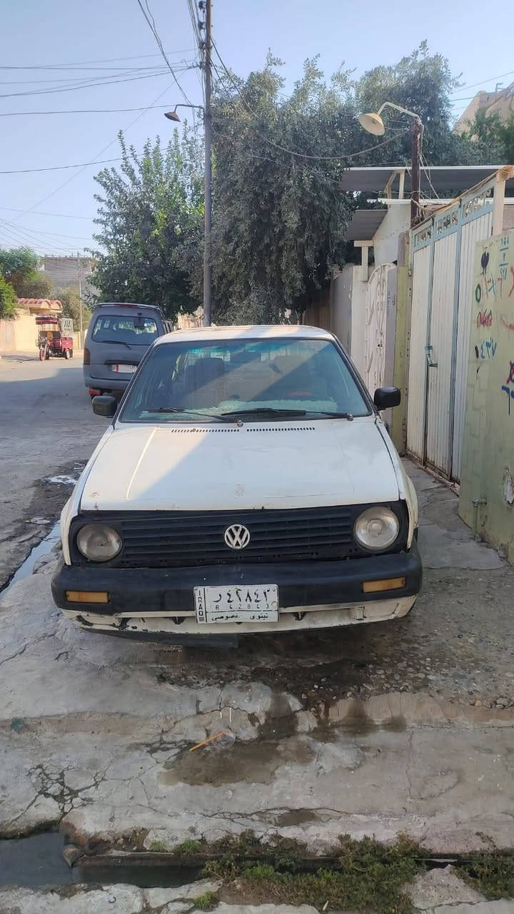 كولف كوبون بنزين بيها  سياره كدام العين شرط التحويل كير اوتو شغال طبيعي النمره الثالثه متجي محرك بي صرف او نفخ بس السياره الشغاله كدام العين 
السعر 20 وبيها مجال 
***********
