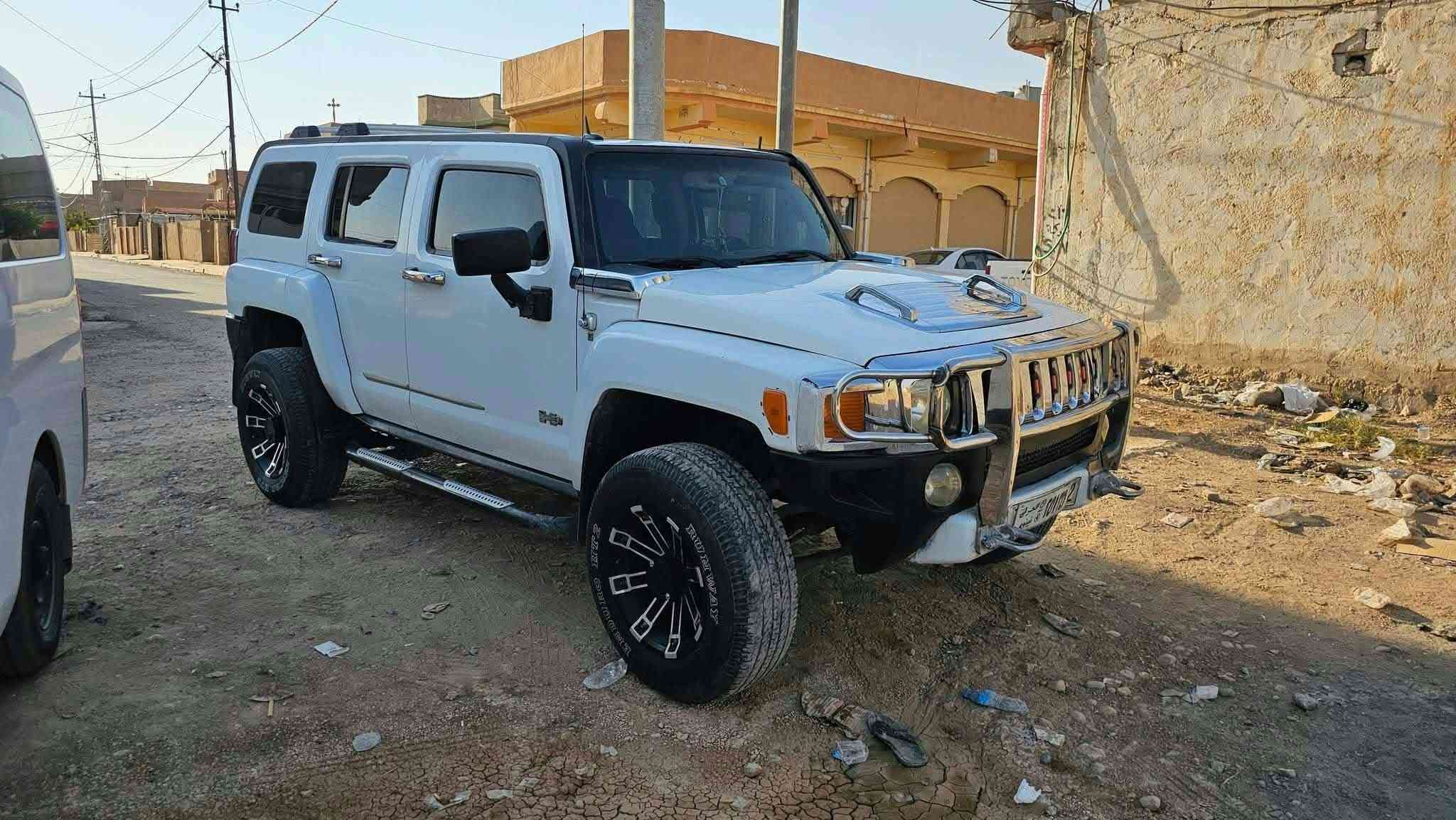 همر H3
موديل 2007
رقم نينوى دولي جديد شرط التحويل 
شاشة كامرة خلفية 
محرك 5 بستم حجم 3500 قبغ اسود المرغوب  ماشيه 118  تبريد ثلج❄️ منظومة تبريد جديده بالكامل كير أوتماتيك فتحة سقف ضرر قطعتين بدون دواخل
السعر 115 وبيه مجال
العنوان صلاح الدين الشرقاط 
ترهم بيع ومراوس 
رقم الهاتف ***********

