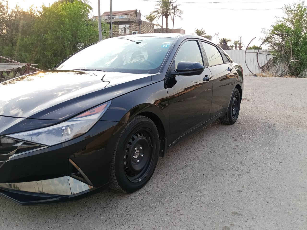 سلام عليكم
انتره مديل 2023امريكي 
حادث خلفي 
سياره فول عده لفتحه 
مكينه دوش 2000
صدر تخم تاير جديد 
دوشمه عامه 
سياره جاهز كل نقص مبيه 
سعر 130
مكاني بغداد الشعب ‏‪***********‬‏
