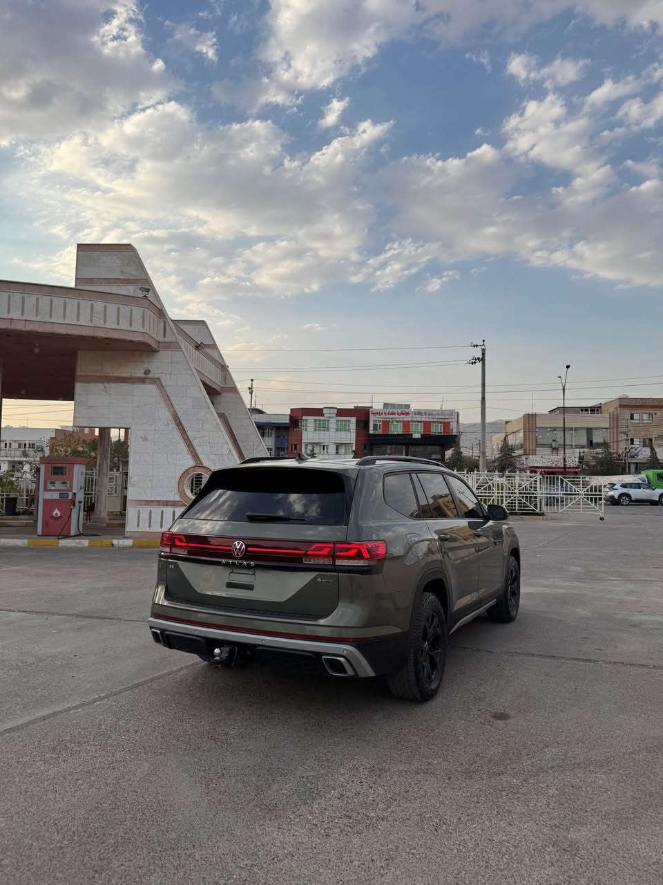 𝐀𝐓𝐋𝐀𝐒-PEAK 𝐄𝐃𝐈𝐓𝐈𝐎𝐍 
دوخل ابراهيم — كلين تايتل
مودیل : 2024موبايل ***********
عدد المقاعد : ٧ راکب
بدون صبغ ✅ بدون تبديل ✅ مكفولة كفالة عامة ✅
فقط مكان صغير باب تعديل PDR
كافة الايرباكات سليمة 100%
المواصفات :  داخل 27 لون 
PEAK 𝐄𝐃𝐈𝐓𝐈𝐎𝐍
فول فول مواصفات 1/1
فتحە سقف بـــانـــورمـــا
دبل اكسل دفع رباعي 
بــــردات ابواب بلادي
کیـــج الکـــترونـــی
ابواب بصـــمە
بصمە تشـــغـــیل 
تشغیل عن بعد (𝐑𝐄𝐌𝐎𝐓𝐄 𝐒𝐓𝐀𝐑𝐓)
شاشە دشبول دیجیتال
شحن وایـــرلیـــس
کـــامیـــرا
هاند بریك بصمە
اوتو هولد (𝐀𝐔𝐓𝐎 𝐇𝐎𝐋𝐃)
اوتو بارك (𝐀𝐔𝐓𝐎 𝐏𝐀𝐑𝐊)
اوتو ستارت (𝐀𝐔𝐓𝐎 𝐒𝐓𝐀𝐑𝐓)
اوتو ستوب (𝐀𝐔𝐓𝐎 𝐒𝐓𝐎𝐏)
رادار امامي (تحدید مسار)
رادار جانبي (نقاط عیماء)
رادار خلفي (التحذیر من الاصطدام)
حساسات امامي
حساسات جانبي
حساسات خلفي
نظام : 𝐆𝐏𝐒
نظام : 𝐄𝐂𝐎
نظام : 𝐂𝐎𝐌𝐅𝐎𝐑𝐓
نظام : 𝐒𝐏𝐎𝐑𝐓
نظام : 𝐂𝐔𝐒𝐓𝐎𝐌
كشنات جلد
كشنات كهرباء
كشنات تبريد
كشنات تدفئة
تحكمات استيرن
استيرن هيتر
تبريد لمس
تبريد مركزي
صندوق شفط کهرباء
لايتات (𝐋𝐄𝐃) لید عدسة زینون بلادي
بکلایتات (𝐋𝐄𝐃) لید بلادي
ویل کروم بلاك بلادي
*********** كورك
*********** زين واتس اب
1V2CR2CA8RC587979 رقم شاصي اكر, نينوى
