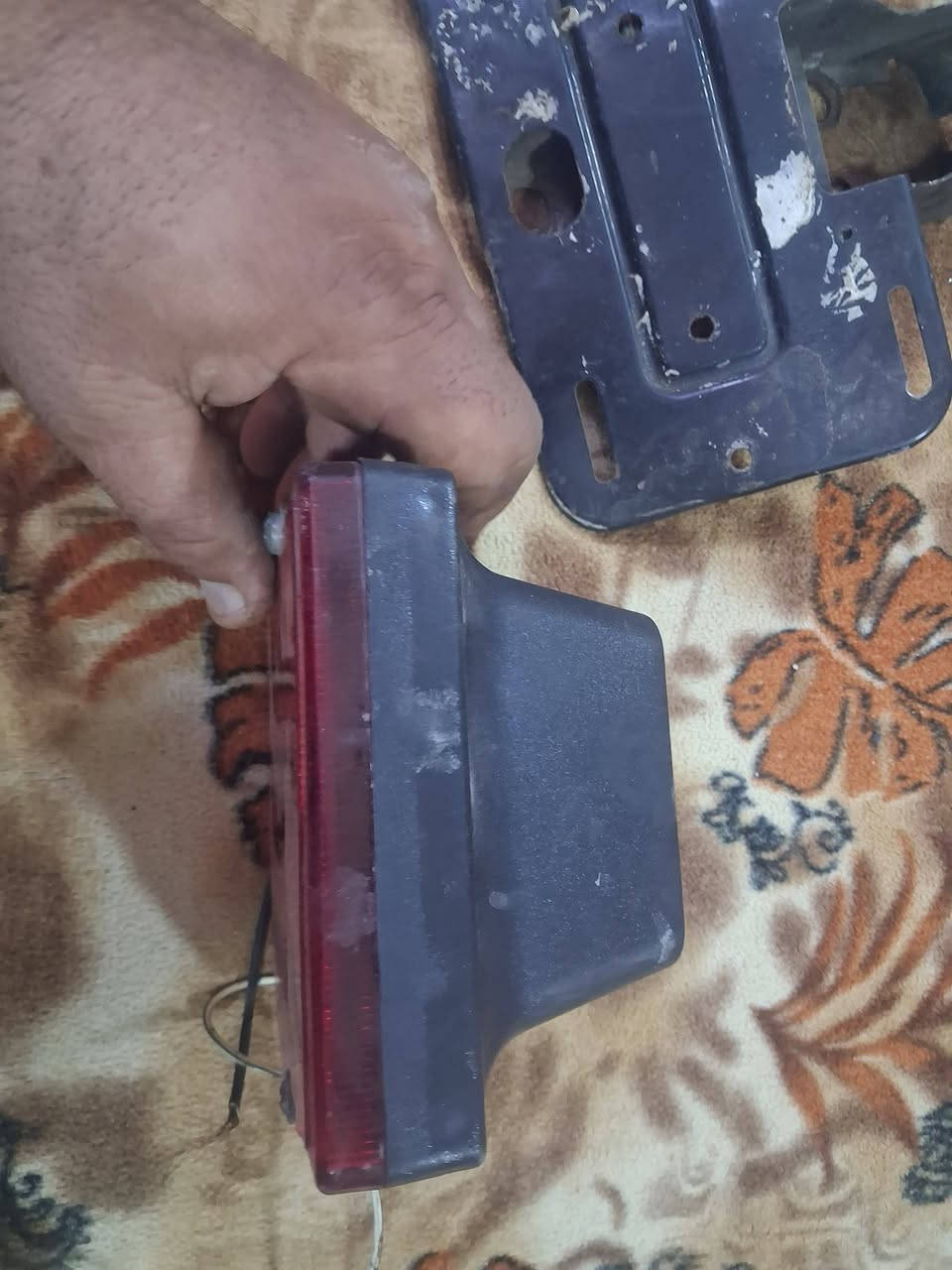 سلام عليكم للبيع قاعدة رقم  وبك لايت قنبورة  اصليه السعر ٤٠مكاني فلوجة هاتف ***********يوجد توصيل جميع محافظات من رخصت مدير الكروب المحترم
