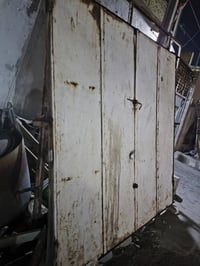 باب محل • للبيع