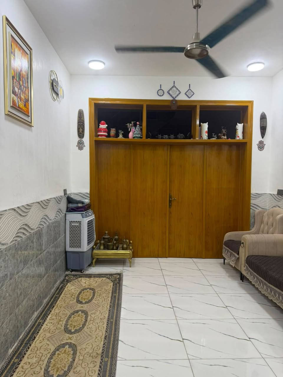 ياالله مكتب الجبوري للعقار *********** بلخدمه 

داااار للبيع طابو زراعي 110متر طابقين صب كونكريت 

طابقين يباع هو اواثاثه السعر 70مع المجال شارع 10متر المكان شارع الزوار منطقه كلش حلوه قريب علكيات السوك مدارس وات ساب بلخدمه ***********
