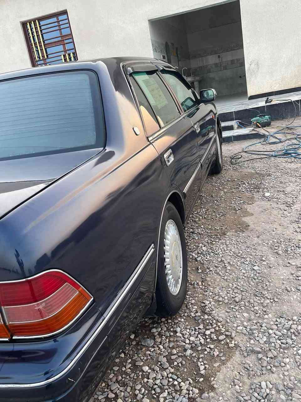 راس ثور نيلي 
سياره جاهزه  تبريد ثلج حداديه جديده 
كفاله من لعيب شرعي  رقم جديد بصره
بيها صبغ جماليه 
90 وبيها مجال 
***********
