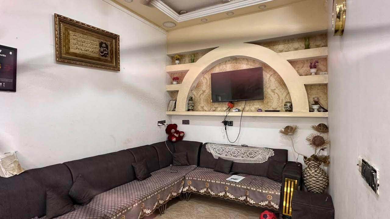 دار للبيع المساحه ١٥٠ متر طابو صرف زراعي سند ٢٥ الموقع كورنيش ديالى قرب النافورة للاستفسار مكتب الحسن للعقار ***********
