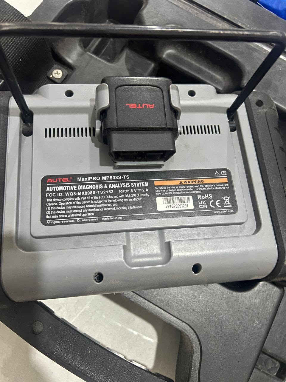 *للبيع جهاز فحص وبرمجة السيارات الأصلي*
*AUTEL MaxiPro MP808*

جهاز غني عن التعريف، مال شركات ومحترفين، يفحص جميع انواع السيارات الامريكي والكوري والياباني والالماني والصيني.

*المواصفات:*
✅ فحص شامل لجميع العقول - Engine / Gear / ABS / Airbag
✅ برمجة مفاتيح، برمجة حجر البيئة، برمجة الثروتل
✅ سيرفس كامل - ريست دهن، سفايف، بطارية، سكان، DPF
✅ شاشة لمس 7 انج، 
✅ الجهاز بعده بضمان التحديث
✅ يجي مع الجنطة والوصلات الاصلية

*حالة الجهاز:* نضيف جداً، استخدام قليل 

 [ السعر  مناسب ] 
*المكان:* الشرقاط - صلاح الدين / يوجد توصيل لجميع المحافظات

*للاستفسار والتواصل واتساب - اتصال:*
📞 [ *********** ]
