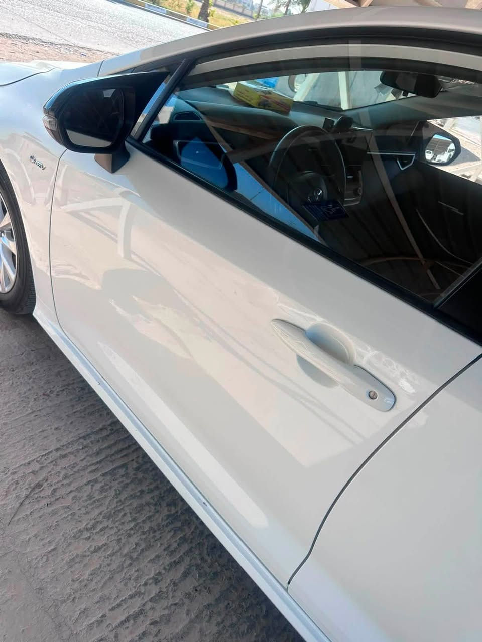 🚗 تويوتا كورولا هايبرد 2025 (الشكل الخليجي) - بحالة الزيرو! 🚗
للبيع سيارة قمة بالنظافة والاستخدام الحشيم، ما تحتاج أي مصاريف جاهزة للاستخدام فوراً:
 الموديل: 2025 (شكل خليجي)
 المحرك: هايبرد (اقتصادي جداً وقوي)
 المسافة المقطوعة: 14 ألف كم فقط
 الرقم والمكفولية: رقم بغداد باسمي، التحويل ثاني يوم مباشر بدون أي تأخير
 الحالة الفنية: سيارة بحالة الزيرو تماماً، تحتوي على طخة بسيطة جداً بباب السايق (على وضعها بدون تعديل أو شخط)
 السعر: 158 ورقة (15,800$) وبيه مجال قليل للطيبين
📍 العنوان: النجف الأشرف
📞 للتواصل والاستفسار: ***********
