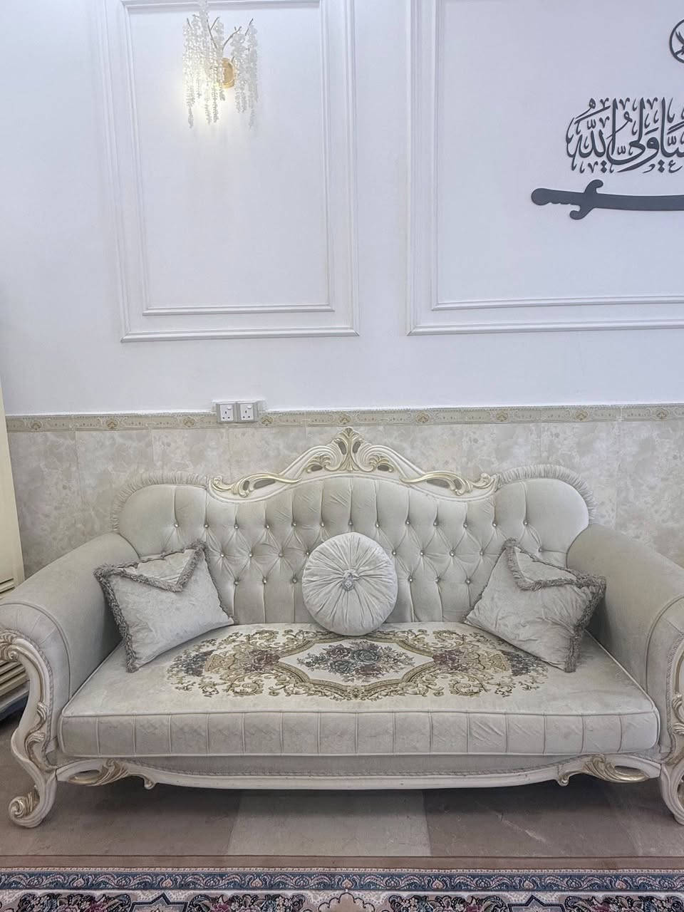 تخم للبيع 10مقاعد السعر 850وبي مجال للشراي المكان الشموخ للاستفسار ***********
