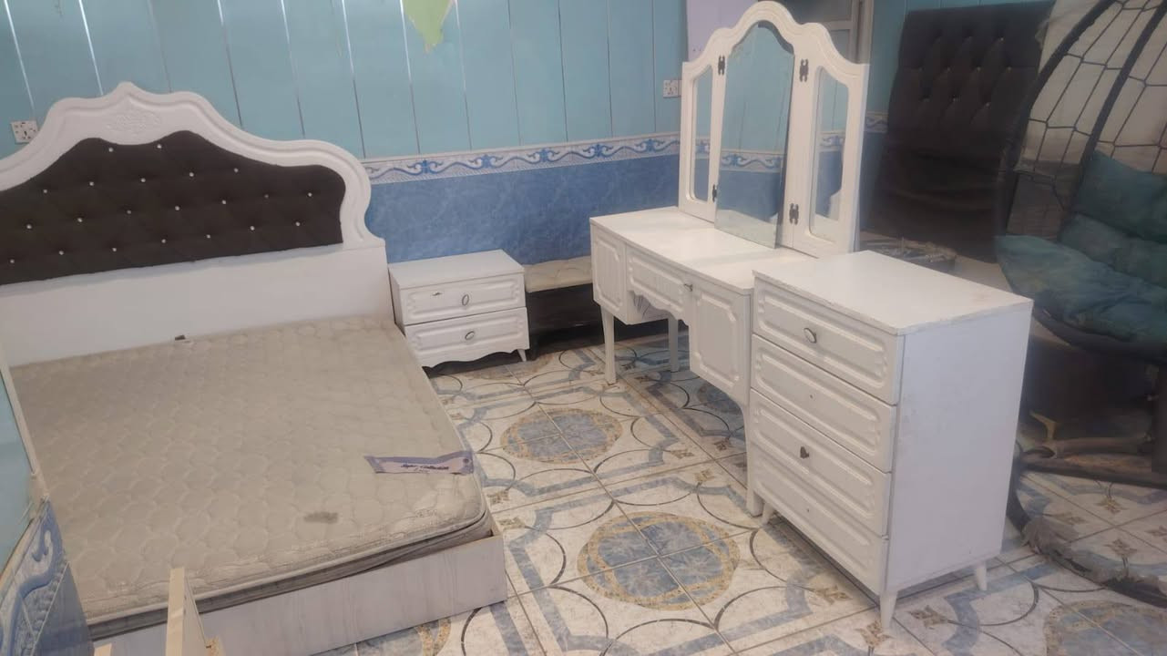 اللهم صل على محمد وال محمد 

عرض خاص 
390 الف فقط 
غرفه نوم كنتور نظام ابواب 
نضافه جيده بسعر مناسب يشمل النقل والشد الطابق الارضي داخل محافظة النجف الاشرف 
*********** النجف, العراق
