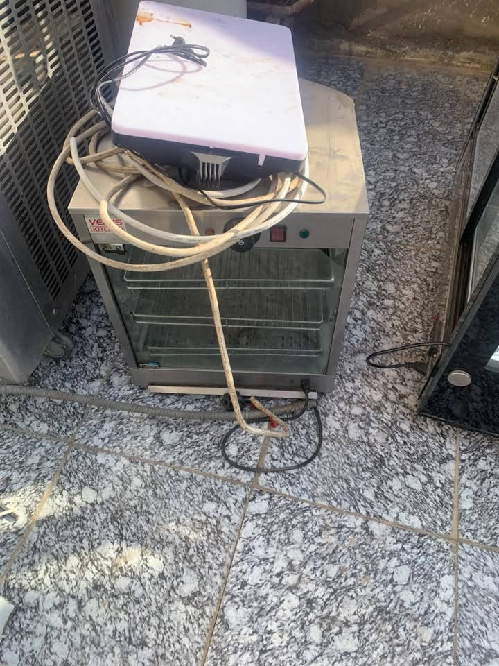 للبيع  شلع  قلع كلهن  وياهن اكسوارات  مع  ميكنة  سوفت تحتاج فقط نوزل  والجهاز البارستا واكف بي  شريط بس ٤ ملايين  وبيهن مجال  الباقي كله  شغال مكاني الانبار  فلوجه
تواصل 
***********
