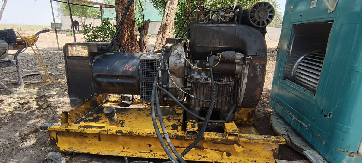 مولد دويز ايطالي اصل كهرباء غير محور  13KVA ثري فيز  نظيف شغال ما ناقصه اي شي للبيع للاستفسار الاتصال على ‏‪***********‬‏
