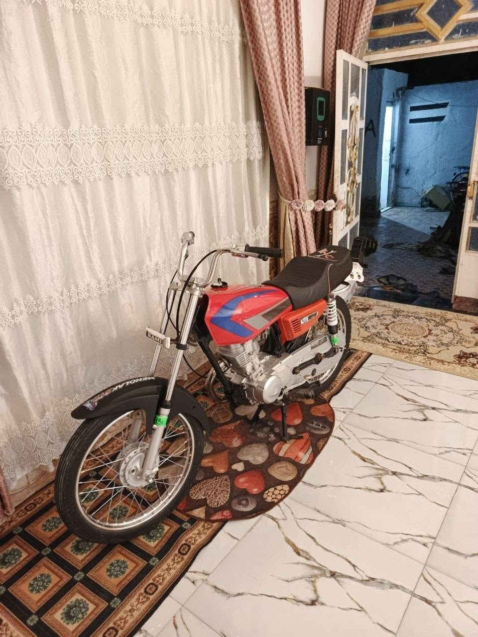 السلام عليكم دراجه نامه للبيع
اوراق مكان ديوانيه سنيه 
دراجه 25 شاصي 25
سعر750  كفاله عامه تعمير جديد
***********
