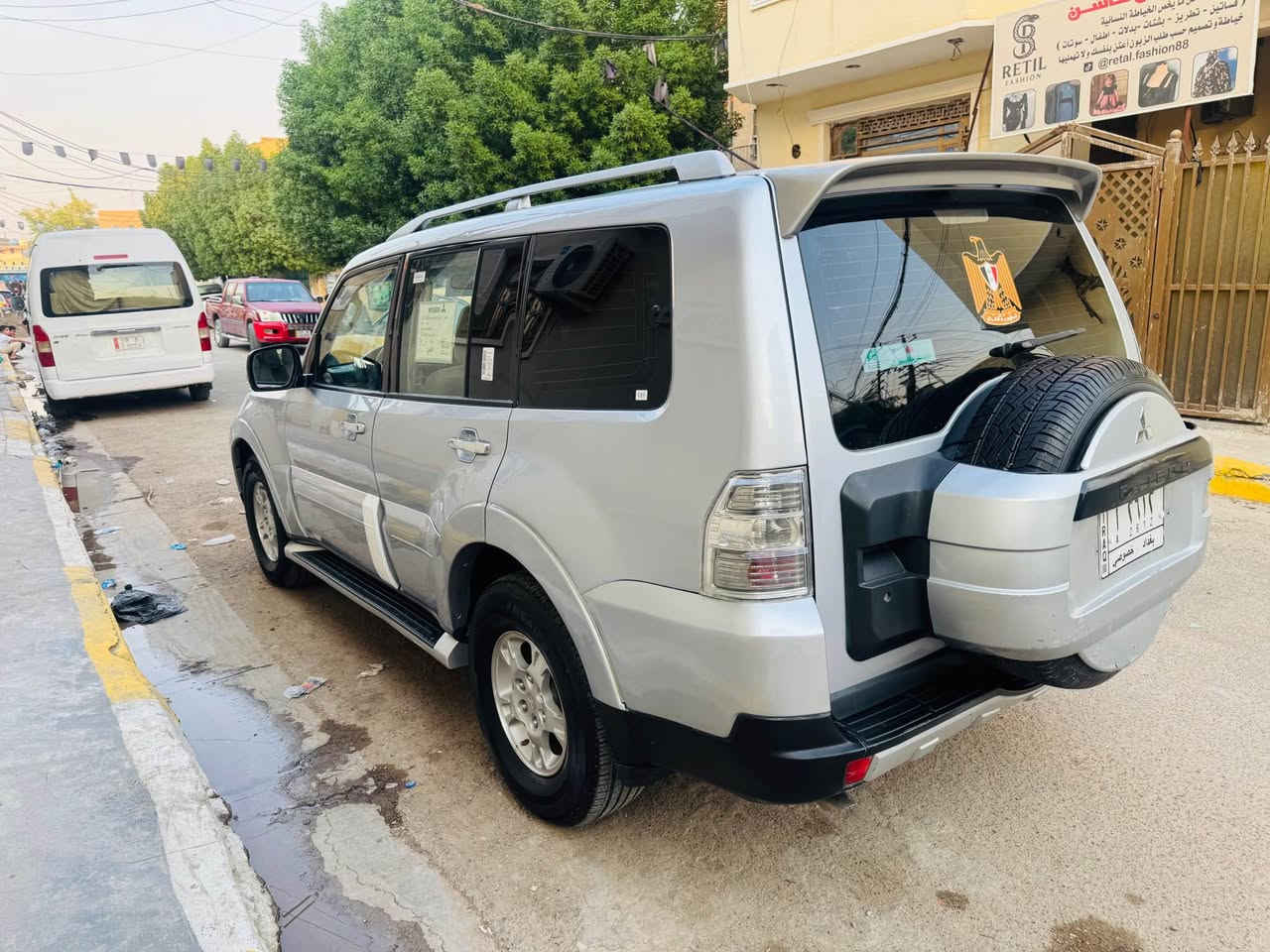 باجيرو موديل 2007 السعر 107 
ماشية 149 حقيقي 
مري شفط 
مثبت سرعة 
تبريد 3قطع تحكمات ستيرن 
سيارة جديدة بمعنى الكلمة كير مكينة صدر تبريد حدادية 
تخم تاير داخل وخارج جديد كل نقص مابيها صبغ ربع جاملغ خلفي بدون ضرر قوي بسمي جنايها صار 17سنة لحد الان ترايها محافظات شرط مكاني بغداد البلديات 
الاتصال على الرقم *********** بغداد, العراق

