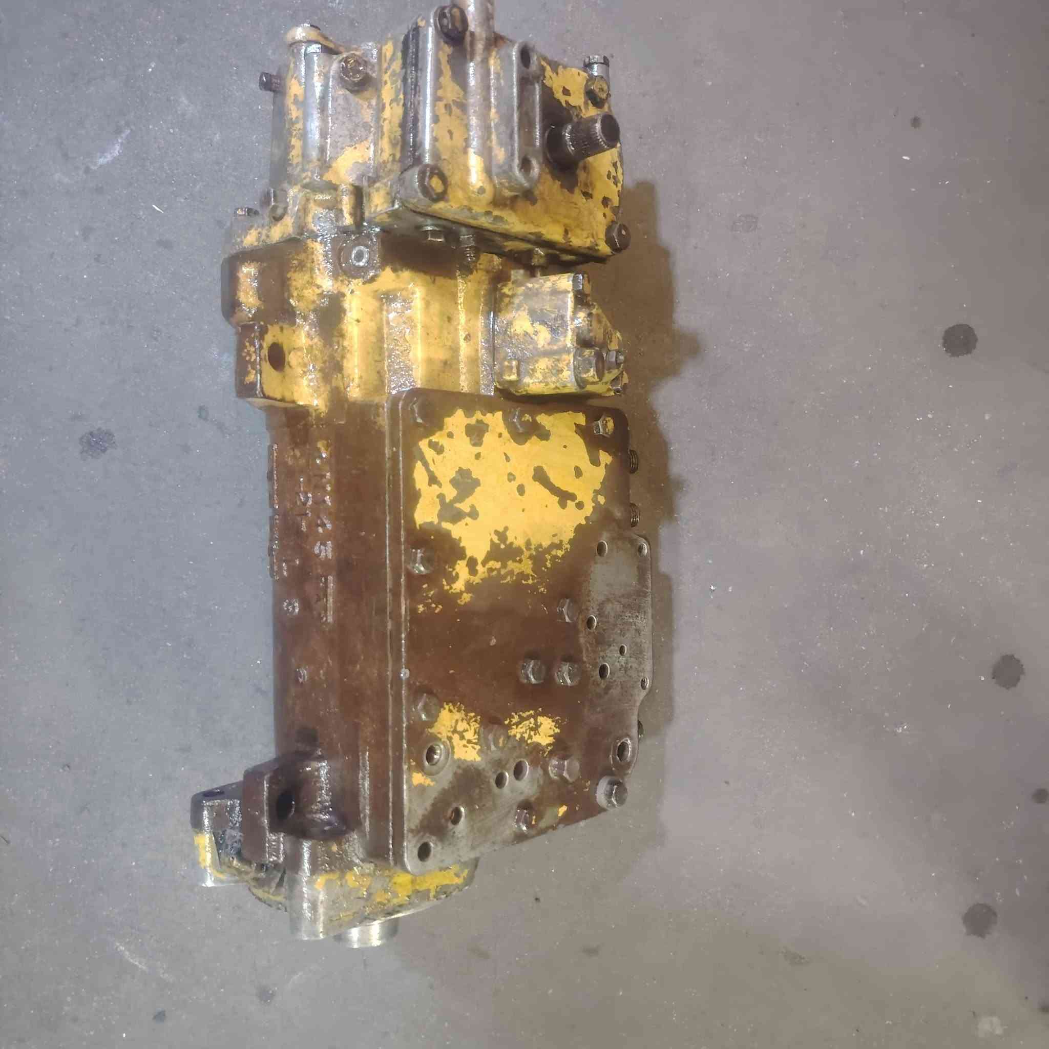 للبيع بم كاز بخاخ بلدوزر كتر بلر  D6 ***********
