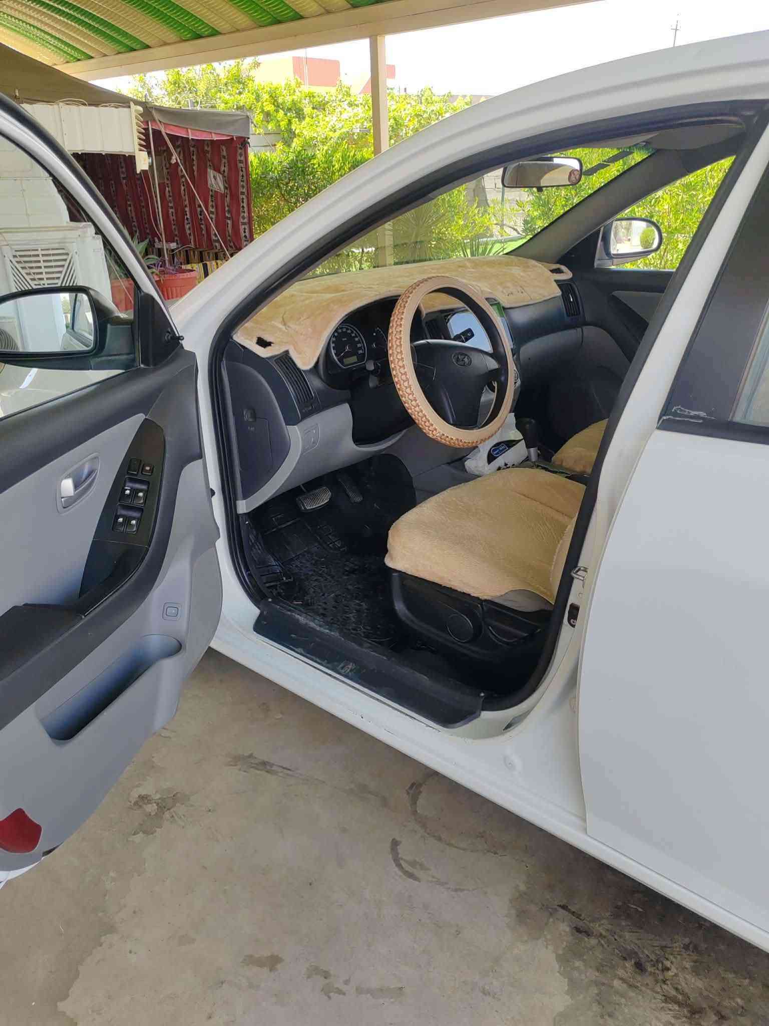 للبيع سيارة النتترا ELANTRA
موديل 2009

رقم كركوك جديد بسمي 

بدون ضرر فقط مكان واحد بارد 

محرك گير شرط

صدر جديد 
تواير اربعة جدد 

مدوشمة ارضية وكشانة 

السعر 110 وبهية مجال 

المكان الحويجة قرية تل علي 

الاستفسار الإتصال ع الرقم ***********
