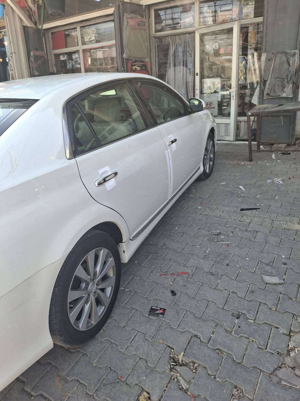 السلام عليكم 
افلون موديل ٢٠١١ خليجيه فوول مواصفات
كير مكينه حداديه دواخل كفاله تخم تاير جديد ادامه كامله عليها منضومه زنون نوزلات بلكات مجاول فيت بم 
السياره مصبوغه عام صبغ درجه اولى حاله حال البلادي السياره بدون دواخل بدون شواصي رقم بغداد شبه مميز انكليزي مكان السياره كربلاء السعر ١٢٥ وبيه مجال 
***********
