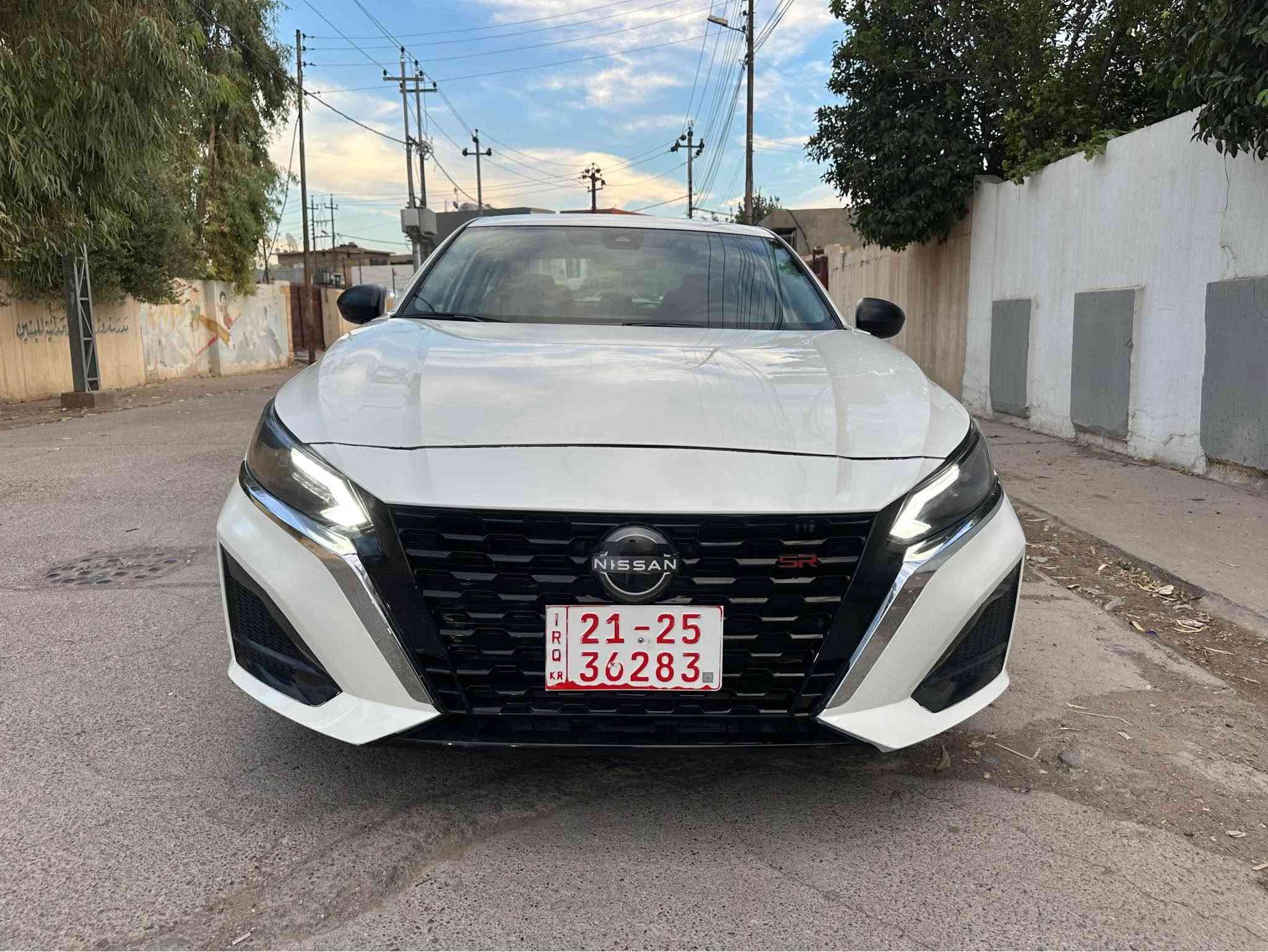 ألتيما SV • ٢٠٢٥ • ابيض ثلجي
