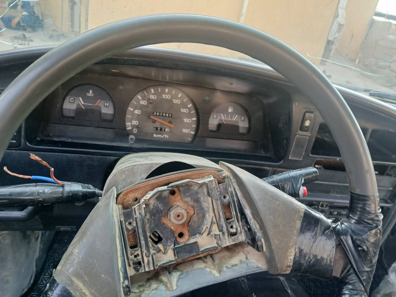 السلام عليكم بيكم مديل 92 راعي شرعية متوفي مكفول من ضرب صبغ محرك كروسيده كير خمسه كهربائيّ شغال شاصي مكفول بكان سياره ديالى خان بني سعد سعره خاص رقمي ***********
