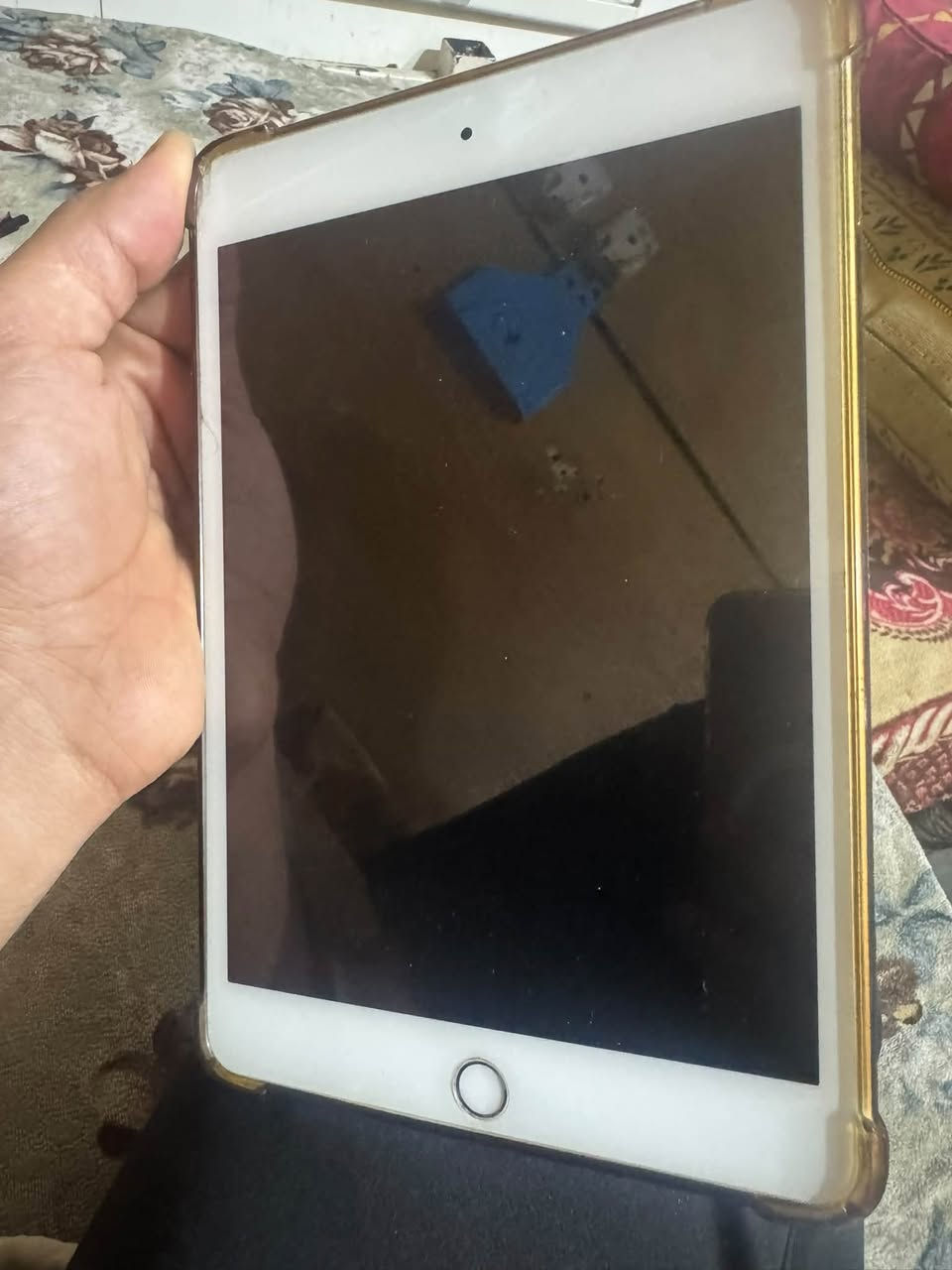 السلام عليكم
ايباد مني 5 ذاكرة 64 
بطاريه 80 
السعر 180 
مكاني الفلوجة حي الشرطة
***********
