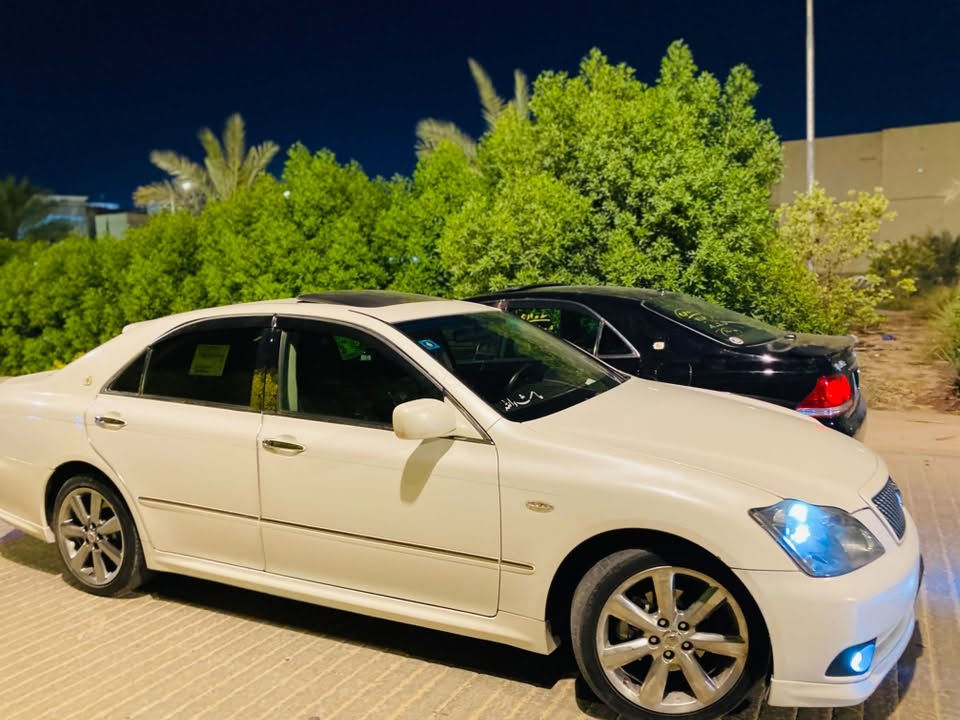 للبيع شاهينه 2005 اثلت داخل اسود شاصي ٨٢
مواصفات ٣ ددكم فتحه بصمات 
داخل اسود لايت ابوعيون كشنات كهرباء 
ستيرن كهرباء كشنات تدفئه زنون لايت عالي
ويل دكنه باتري جديد كشر خير من الله حداديه
وكير ومحرك خير من الله تبريد كله شغال السياره
تجي وتشوف رقم بغداد مبايعات دوله وكاله 
مكاني نجف واتساب *********** ***********
السعر ١١٥ اتصل وبيك خير ودلل
