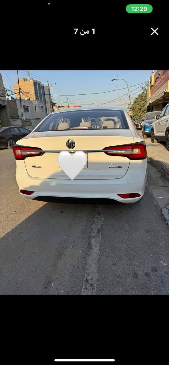 السلام عليكم 
MG 5استندار 
مديل 2024 
ماشية 72 الف داخل الضمان الشركة 
مواصفات السيارت 
تحكم ستيرن 
شاشة كبيرة تدعم كار بلي واندرويد 
اشاير بالمري 
مثبت سرعة 
لايتات لد منظومة  
داشكام 3كامرات 
سيارة مكفولة لاصبغ ولاتبدل ولا بارد  وعندي شباك جديد بعدني ماشاده 
السعر 90 وبيه مجال
***********
