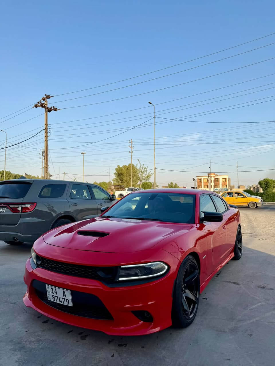 السلام عليكم
جارجر 2016 HIME 5.7 V8 
الون احمر ناري 
رقم بصرة 
سنوية + حدادية + تخم تاير كله جديد 
بنيد محدث وجاملغ بارد بدون فتح 
السياره بدون ايرباك بدون شواصي بدون لغود ابداً
كير و مكينة مامفتوحات 
العنوان البصرة القرنة 
السعر 170 وبيها مجال 
التواصل ***********
