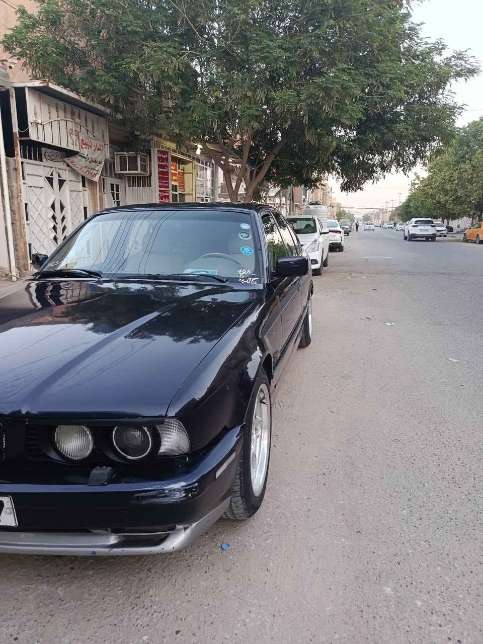 السلام عليكم 
السعر 68 وبيها مجال 
بي ام موديل 94 ,BMW 525
مكينه مسكر دبل فانوس
كير اتوماتيك
صدر جديد قبل اسبوع بدلت
تبريد شغال وجاهز مابي نقص
ويل M
ABS
كشنات جلد 
سلايت 
لايتات زنون 
سياره مال جناي باسمي رقم أربيل
***********
مكاني النجف
