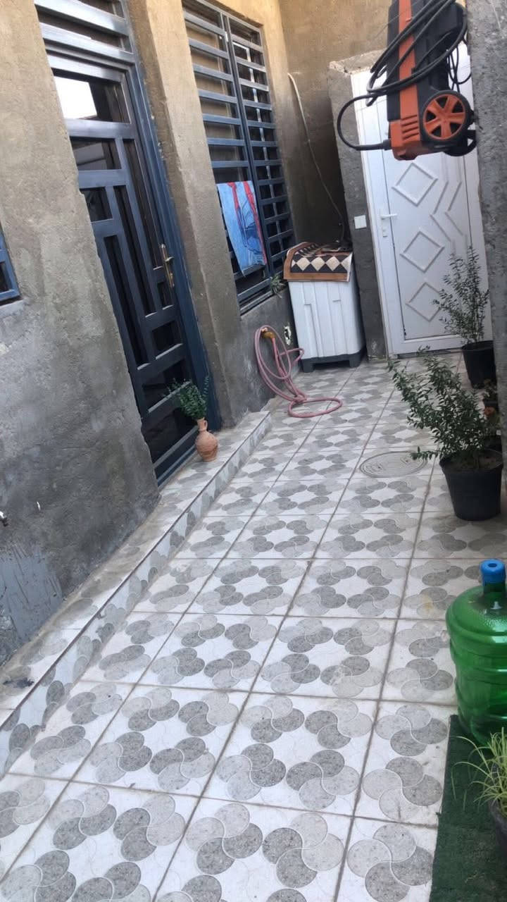 السلام عليكم 
يوجد دار للايجار مؤثث طابق واحد بهور رجب مجمع ارض النخيل للاستفسار 
***********
