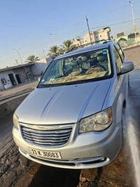 تاون كانتري • V6 3.6L • وارد امريكي