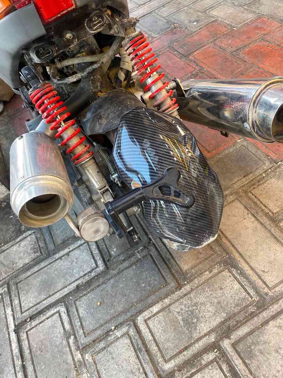 سلام عليكم، للبيع بطة مزوده
1-دسك امامي
2-ويلات رياضي
3- محرك 150cc كامكو 
4-تاير خلفي 120
5- شوته فورزا رياضي
6-صالنصه  رياضي 
7-كلج خلفي رياضي
8-ذيل كاربون فايبر
9-.. دبلين تجي مو تك 
10-وياها كفر رصاصي بلادي بس مو كامل
11-صالنصه كاربون فايبر بس بطيخه 
12- دبل امامي رياضي
السعر اسمعه منك ،مفتوح كور تنضيف ولفات ، كله بلادي المحرك  الرقم***********
